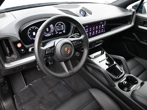 2025 Porsche Cayenne S