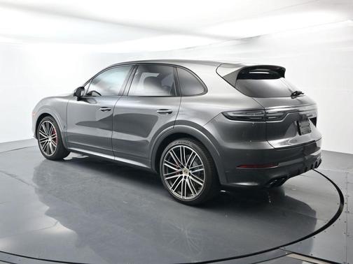2023 Porsche Cayenne GTS