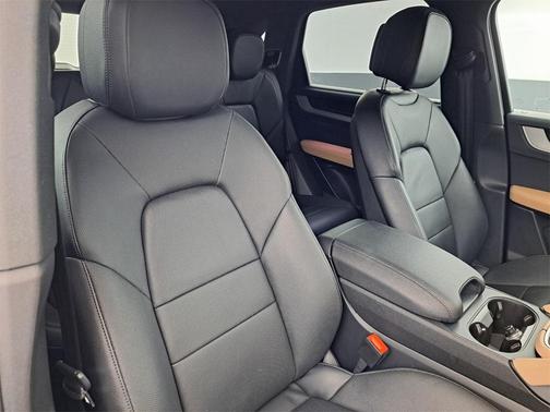 2024 Porsche Cayenne S