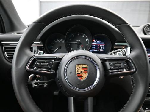 2023 Porsche Macan 
