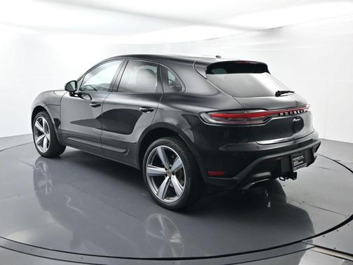 2023 Porsche Macan 