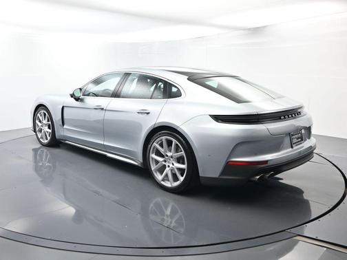 2024 Porsche Panamera Base