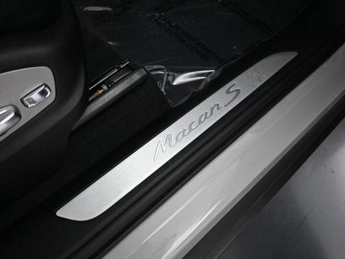 2025 Porsche Macan 4