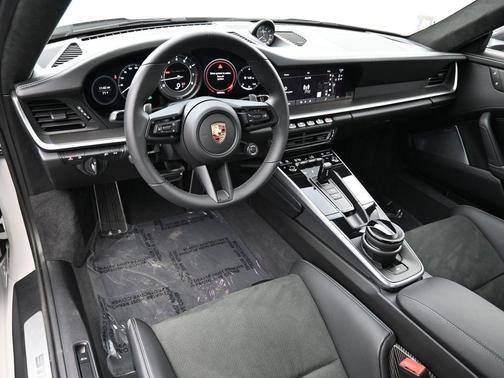 2025 Porsche 911 Turbo