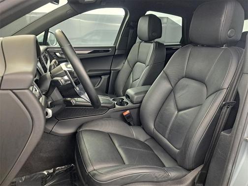 2020 Porsche Macan Base