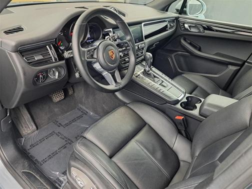 2020 Porsche Macan Base