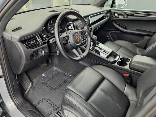 2023 Porsche Macan