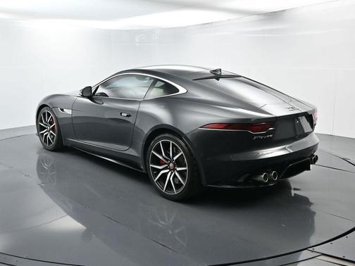 2022 Jaguar F-TYPE R