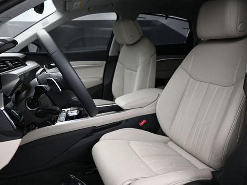 2021 Audi e-tron Prestige