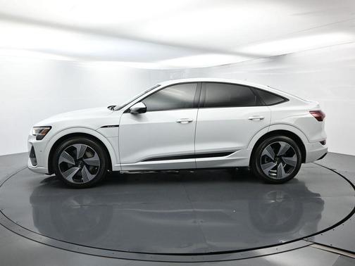 2021 Audi e-tron Prestige