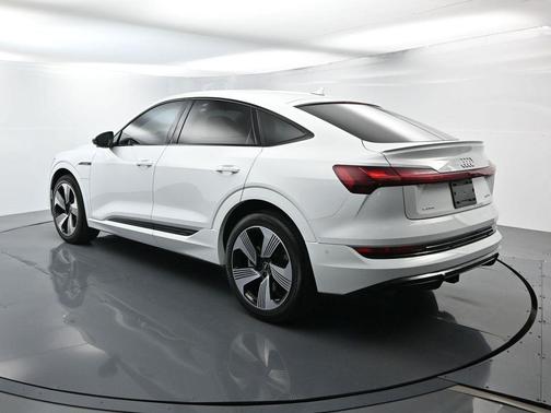 2021 Audi e-tron Prestige