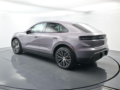 2025 Porsche Macan 4S