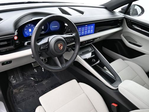 2025 Porsche Macan 4S