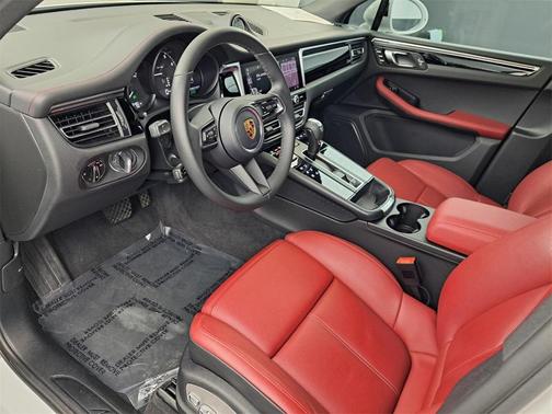 2022 Porsche Macan Base