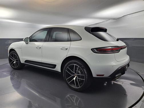 2022 Porsche Macan Base