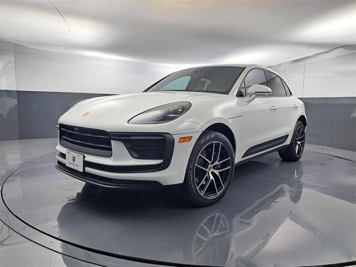2022 Porsche Macan Base