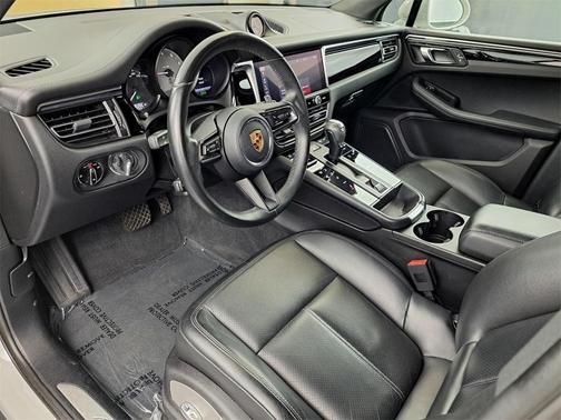2022 Porsche Macan S