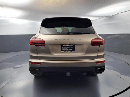 2016 Porsche Cayenne Base