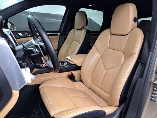 2016 Porsche Cayenne Base