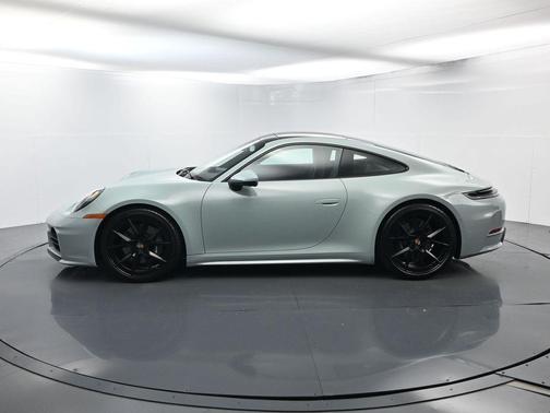 2025 Porsche 911 Carrera