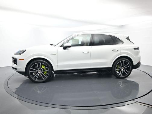 2026 Porsche Cayenne AWD