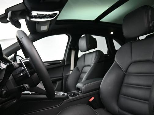 2024 Porsche Macan S