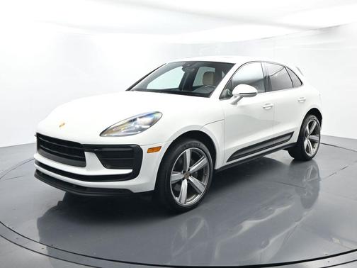 2022 Porsche Macan Base
