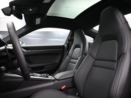 2025 Porsche 911 Carrera