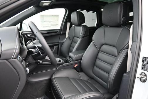 Carrara White 2026 Porsche Macan S