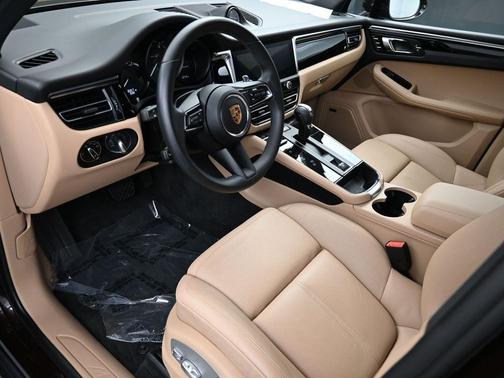 2024 Porsche Macan T