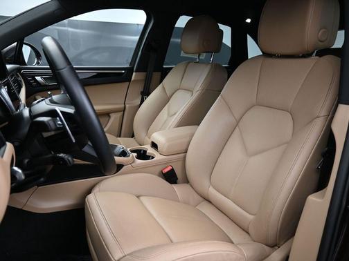2024 Porsche Macan T