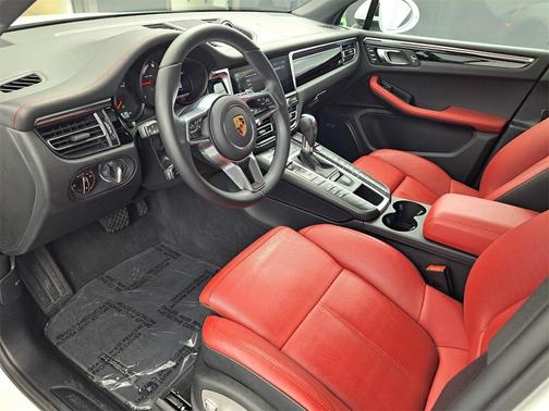 2021 Porsche Macan Base