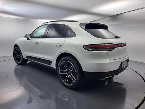 2021 Porsche Macan Base