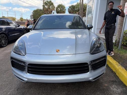 2023 Porsche Cayenne 