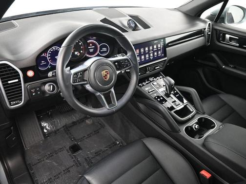 2023 Porsche Cayenne Base (Tiptronic)