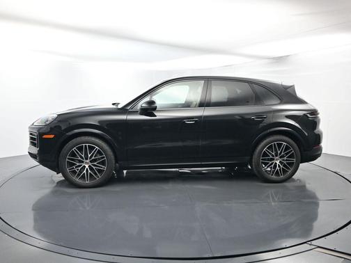 2025 Porsche Cayenne Base