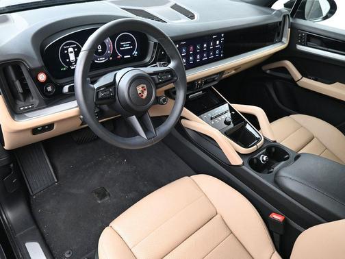 2025 Porsche Cayenne Base