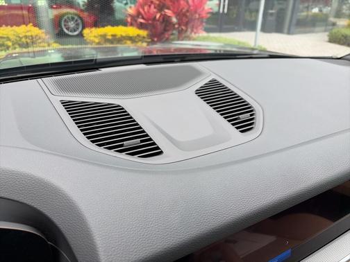 2025 Porsche Cayenne Base