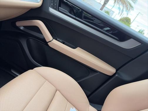 2025 Porsche Cayenne Base