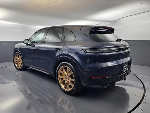 2025 Porsche Cayenne GTS