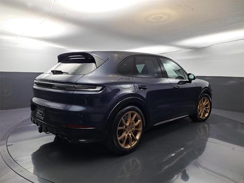 2025 Porsche Cayenne GTS