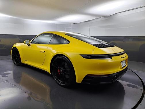 2022 Porsche 911 Carrera GTS