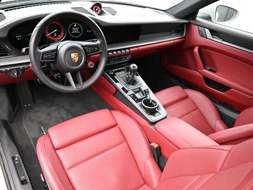 2023 Porsche 911 Carrera 4S