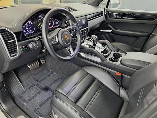 2020 Porsche Cayenne E-Hybrid Turbo S