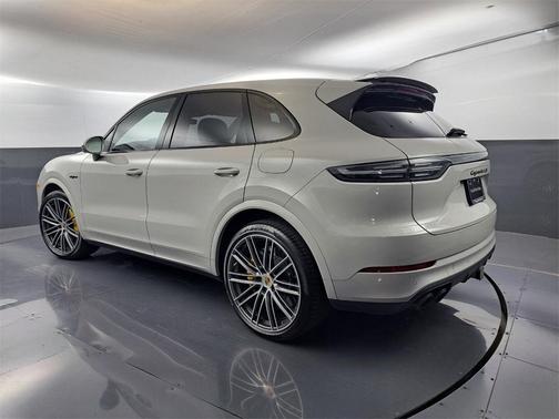 2020 Porsche Cayenne E-Hybrid Turbo S