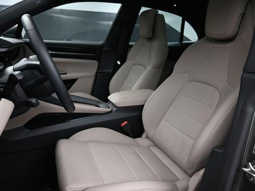 2024 Porsche Macan 4
