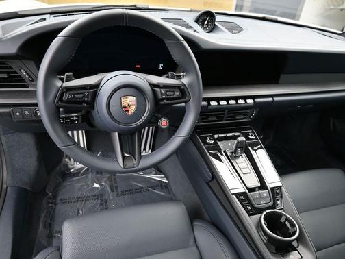 2025 Porsche 911 Carrera GTS