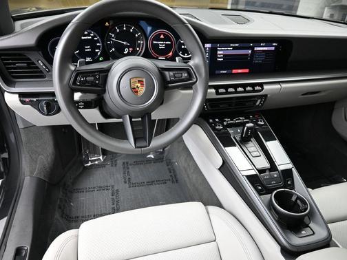 2021 Porsche 911 Carrera