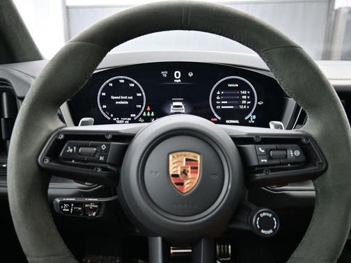 2025 Porsche Cayenne GTS