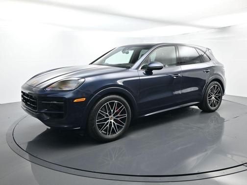 2025 Porsche Cayenne GTS